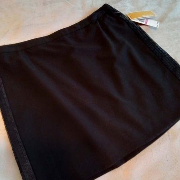 $120 Retail MK Michael Kors Black mini skirt with sequin sides - Picture 9 of 10
